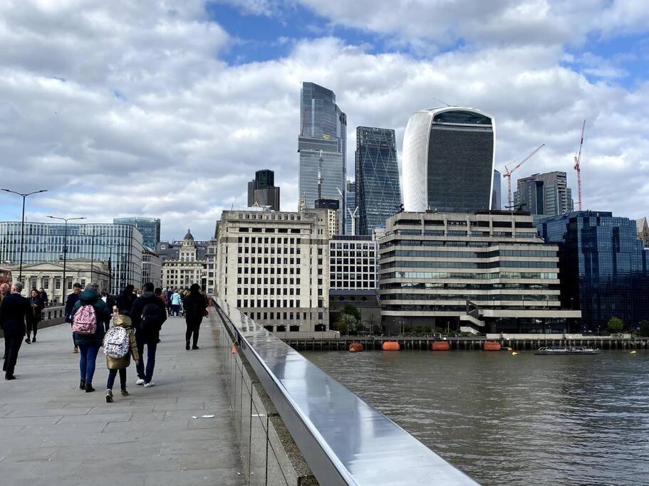 Club White London Bridge One Bedroom Apartment Buitenkant foto